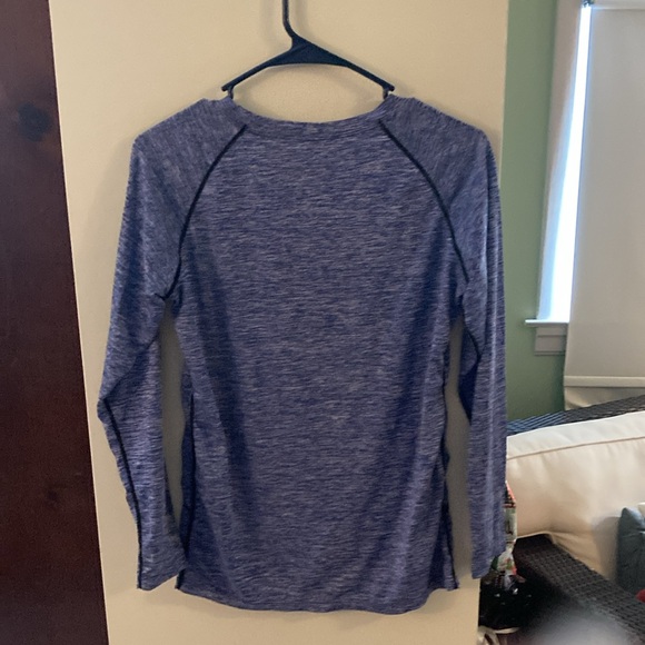 NWOT
Bundle of 2 Dri fit long sleeve shirts - Picture 5 of 5
